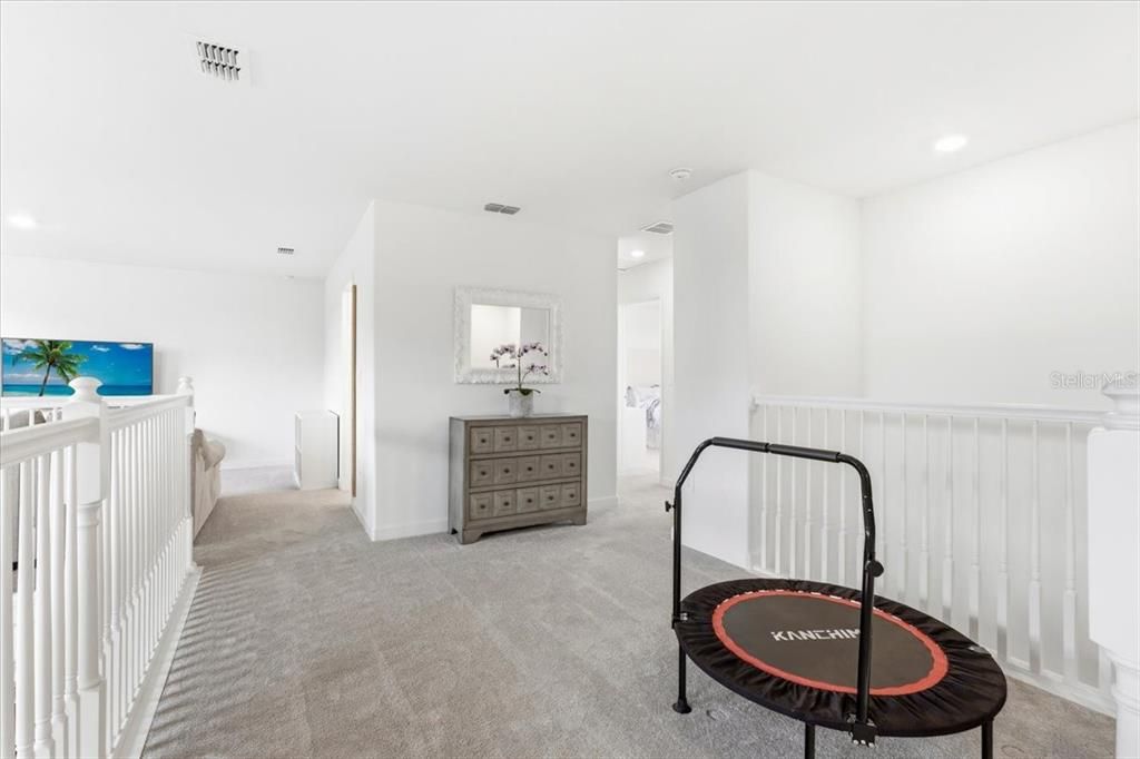 For Sale: $799,000 (5 beds, 4 baths, 3336 Square Feet)