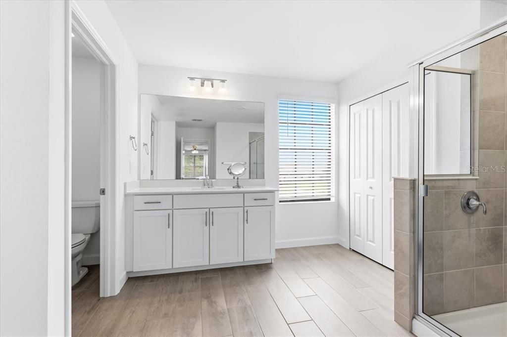For Sale: $799,000 (5 beds, 4 baths, 3336 Square Feet)