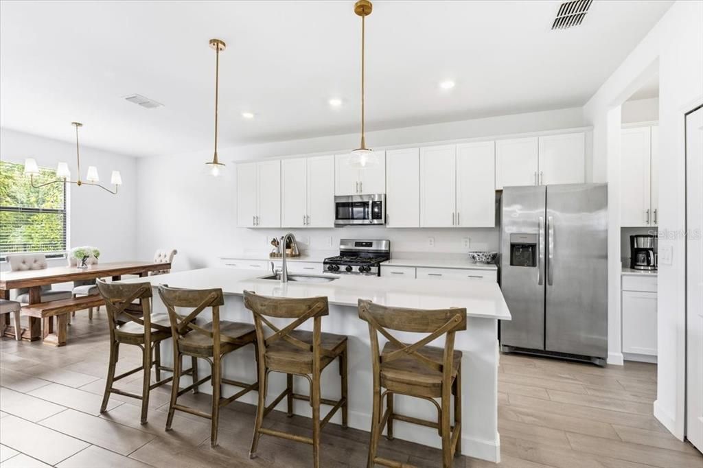 For Sale: $799,000 (5 beds, 4 baths, 3336 Square Feet)