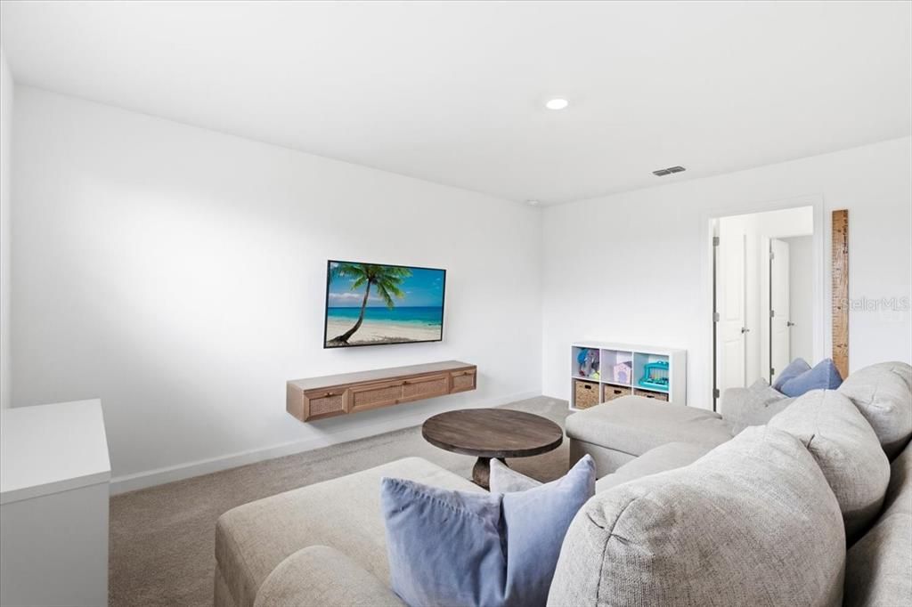For Sale: $799,000 (5 beds, 4 baths, 3336 Square Feet)