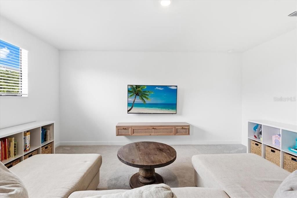 For Sale: $799,000 (5 beds, 4 baths, 3336 Square Feet)
