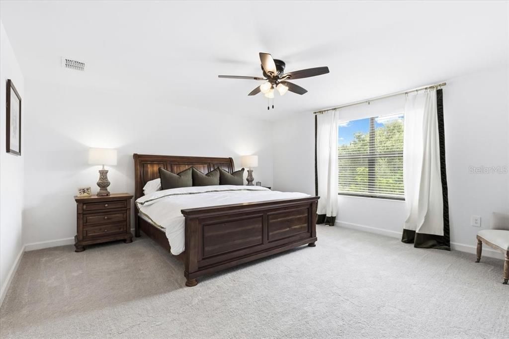 For Sale: $799,000 (5 beds, 4 baths, 3336 Square Feet)