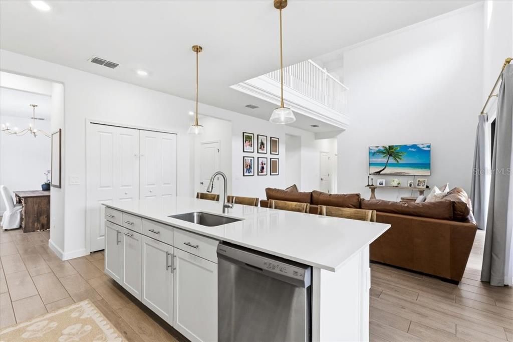 For Sale: $799,000 (5 beds, 4 baths, 3336 Square Feet)