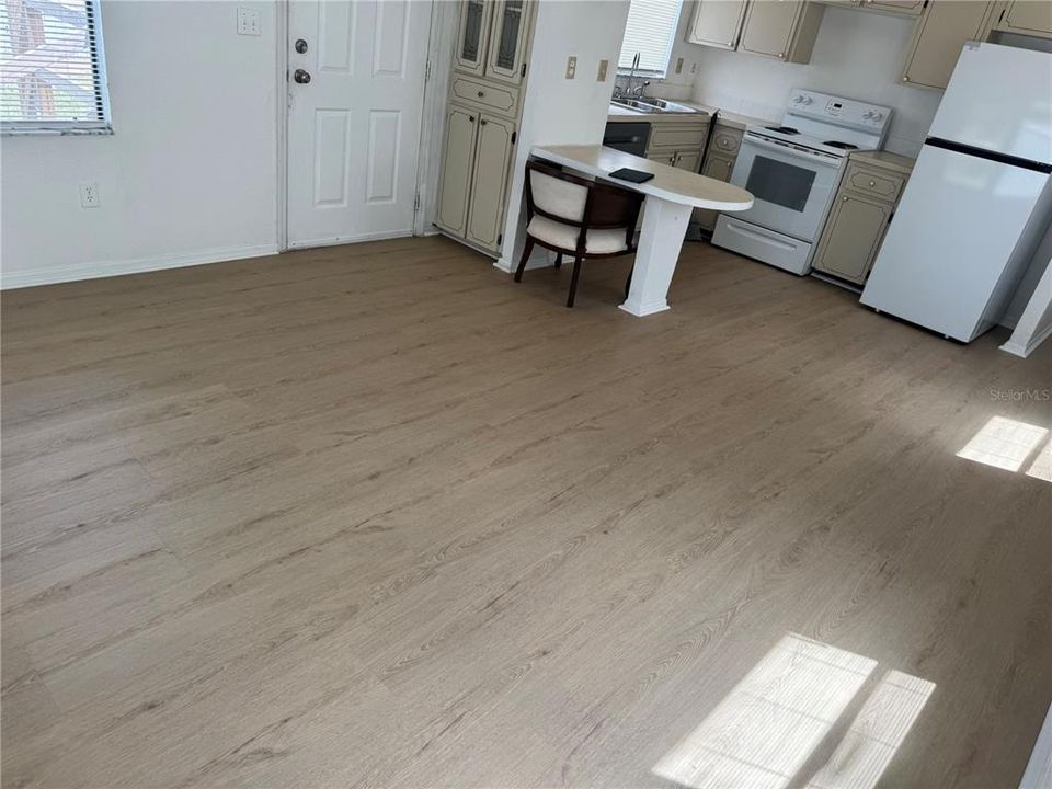 В аренду: $1,200 (2 спален, 2 ванн, 940 Квадратных фут)