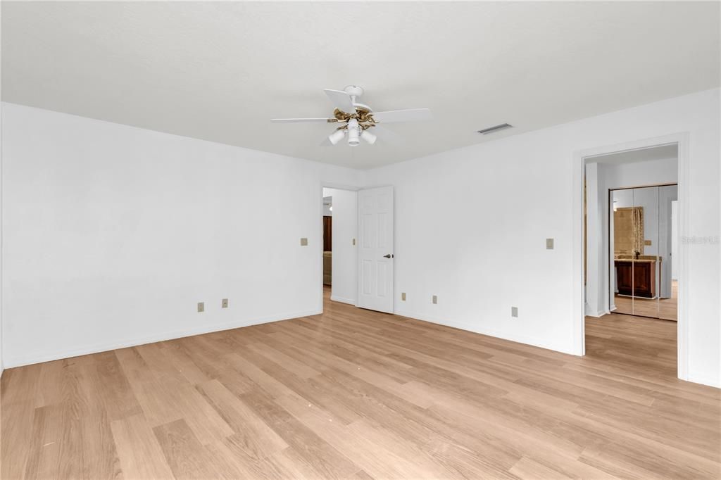 For Sale: $359,000 (3 beds, 2 baths, 1768 Square Feet)