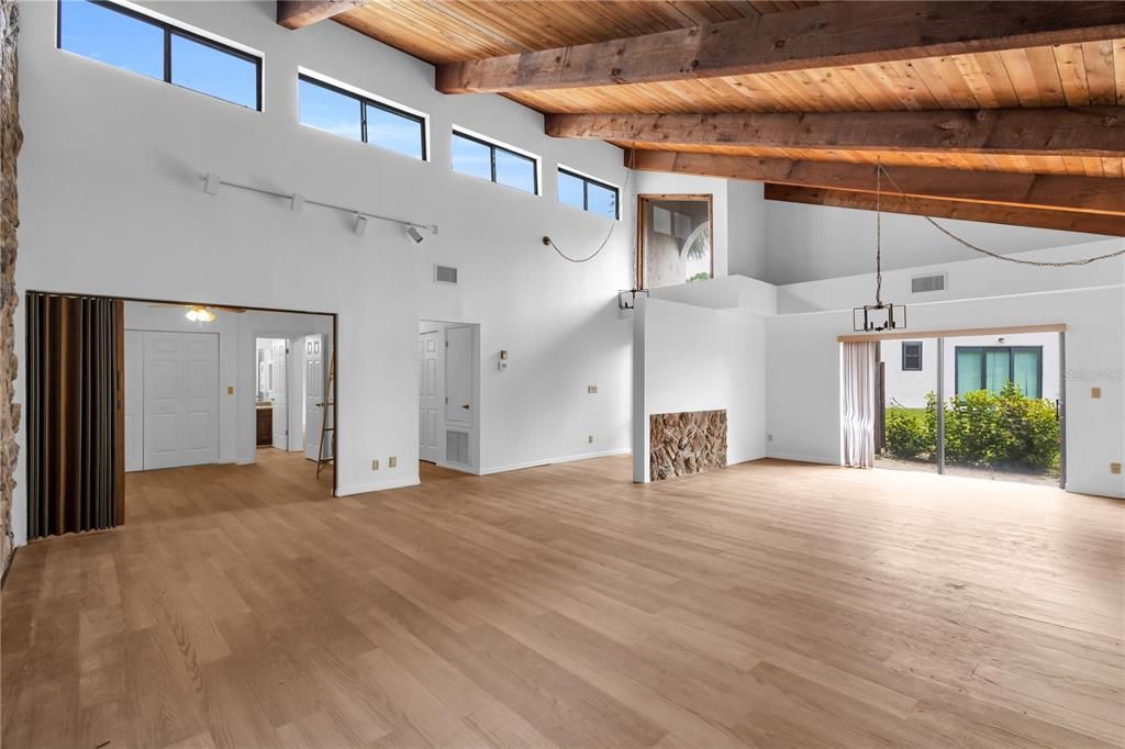For Sale: $359,000 (3 beds, 2 baths, 1768 Square Feet)