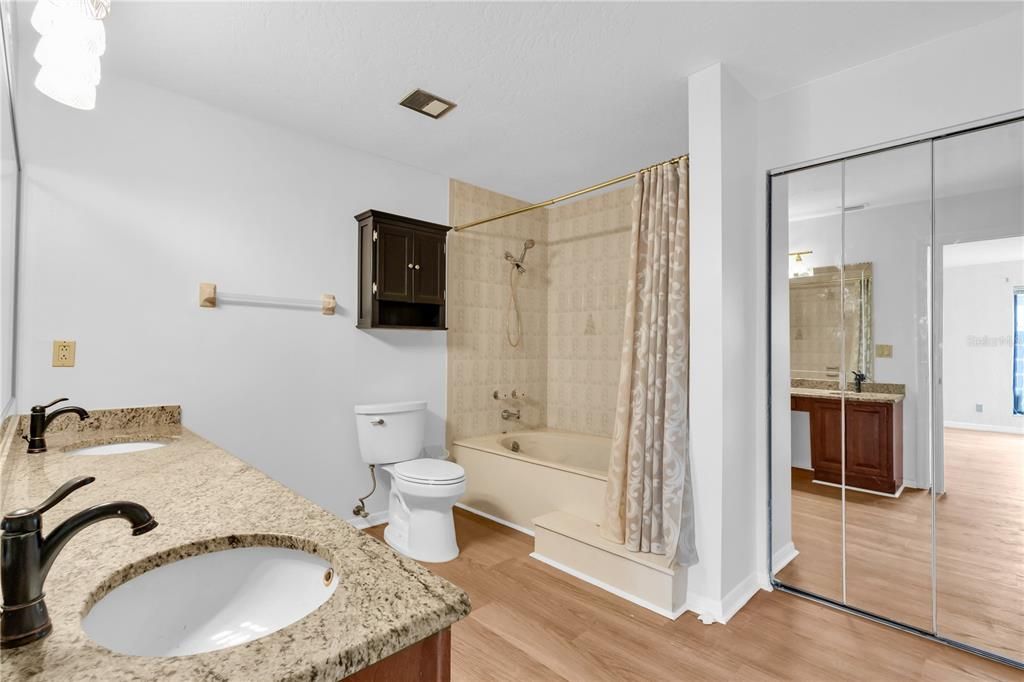 For Sale: $359,000 (3 beds, 2 baths, 1768 Square Feet)