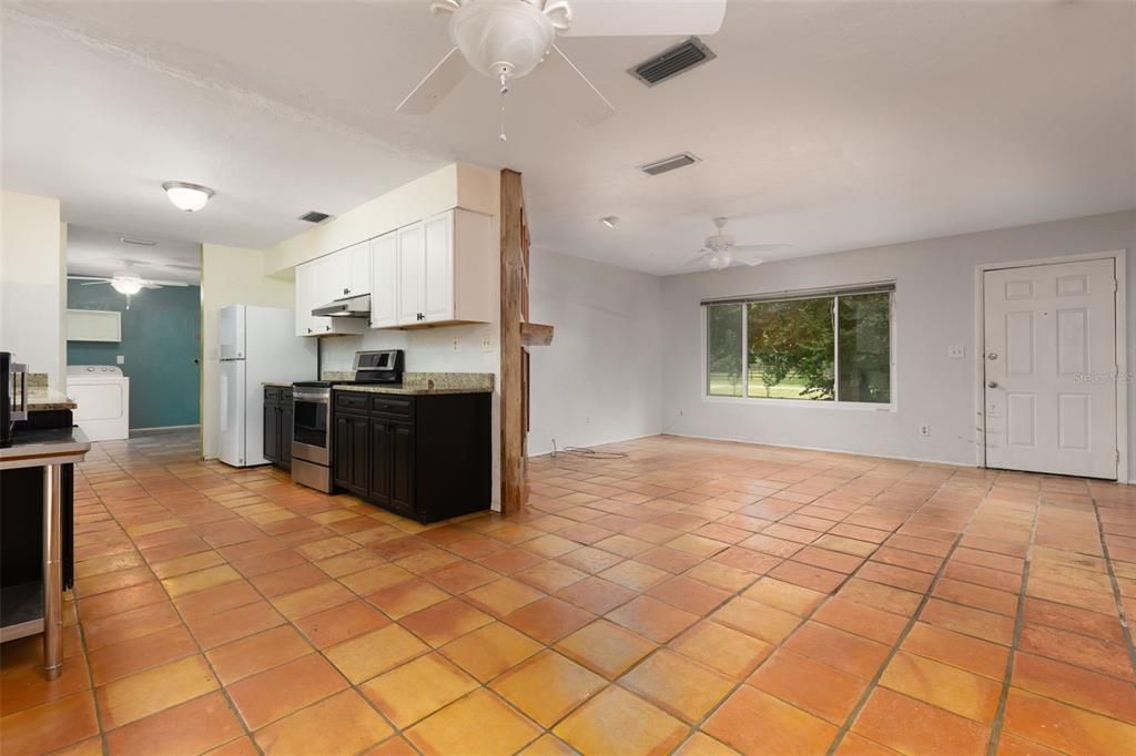 En Venta: $300,000 (3 camas, 2 baños, 1659 Pies cuadrados)