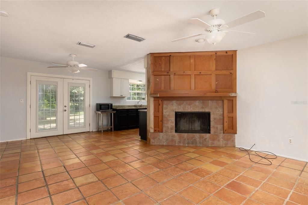 En Venta: $300,000 (3 camas, 2 baños, 1659 Pies cuadrados)