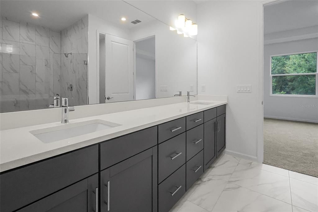 En Venta: $565,990 (3 camas, 3 baños, 2129 Pies cuadrados)