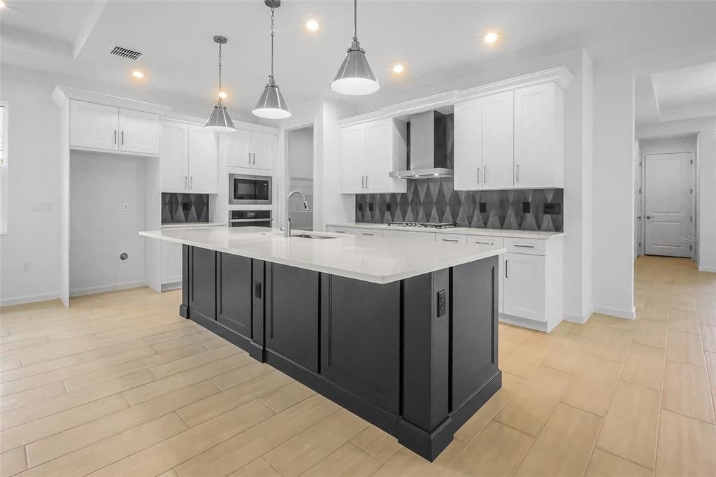 En Venta: $565,990 (3 camas, 3 baños, 2129 Pies cuadrados)