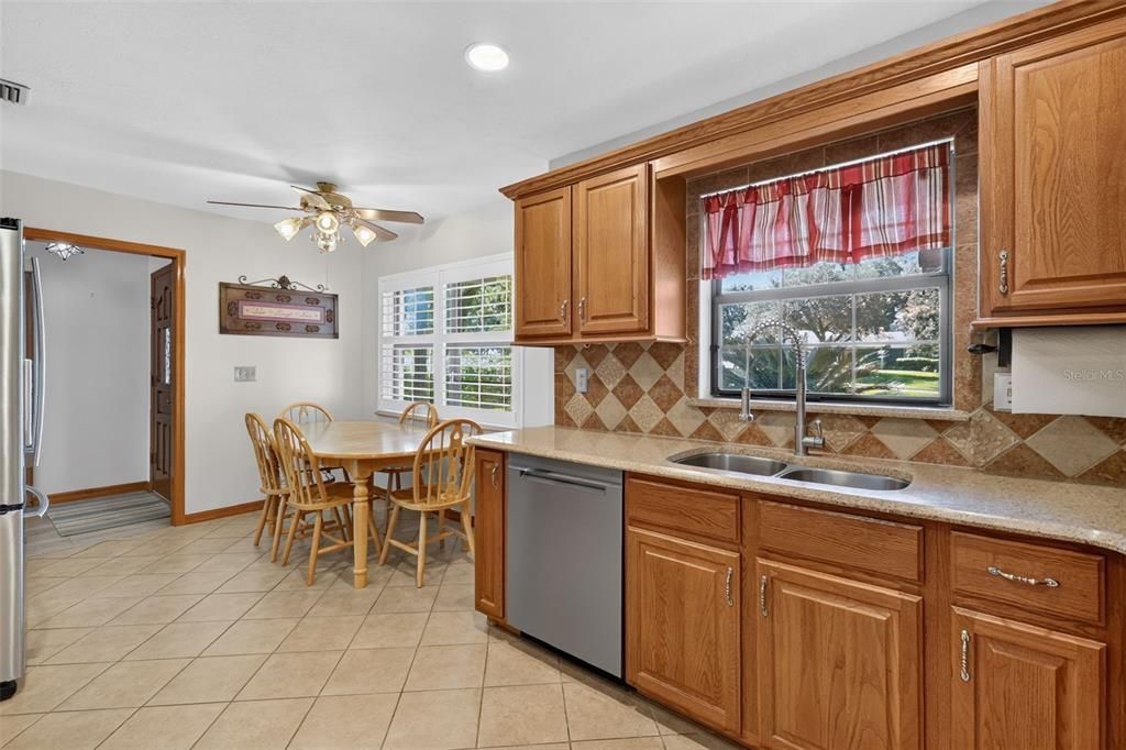 En Venta: $549,000 (4 camas, 3 baños, 2126 Pies cuadrados)