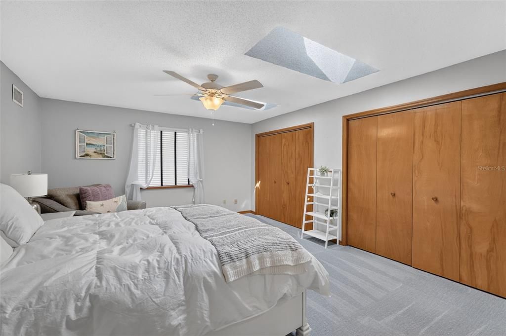 En Venta: $549,000 (4 camas, 3 baños, 2126 Pies cuadrados)