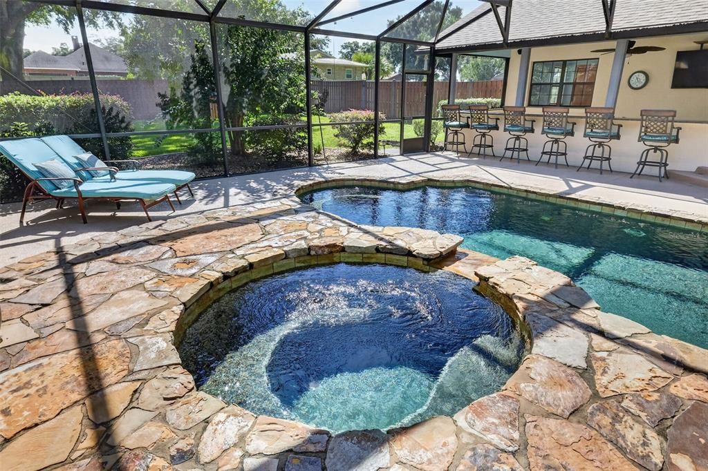En Venta: $549,000 (4 camas, 3 baños, 2126 Pies cuadrados)