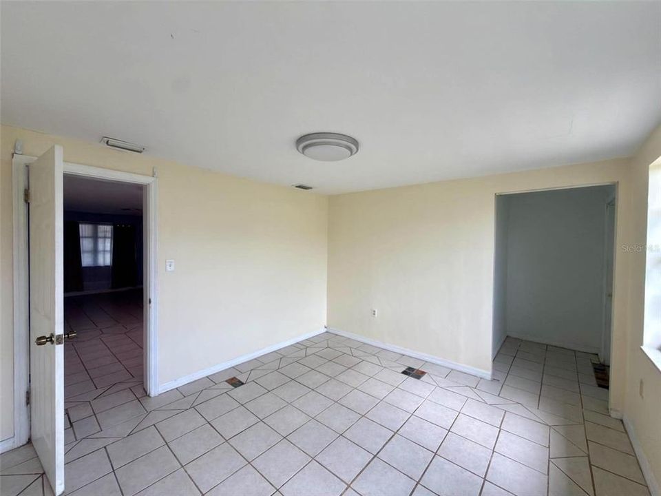For Sale: $269,000 (3 beds, 2 baths, 1291 Square Feet)