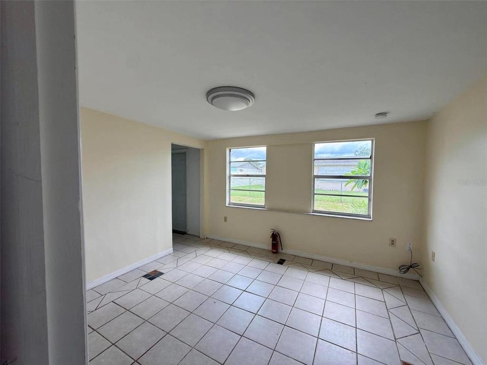 For Sale: $269,000 (3 beds, 2 baths, 1291 Square Feet)