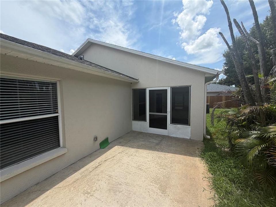 For Sale: $299,900 (3 beds, 2 baths, 1573 Square Feet)