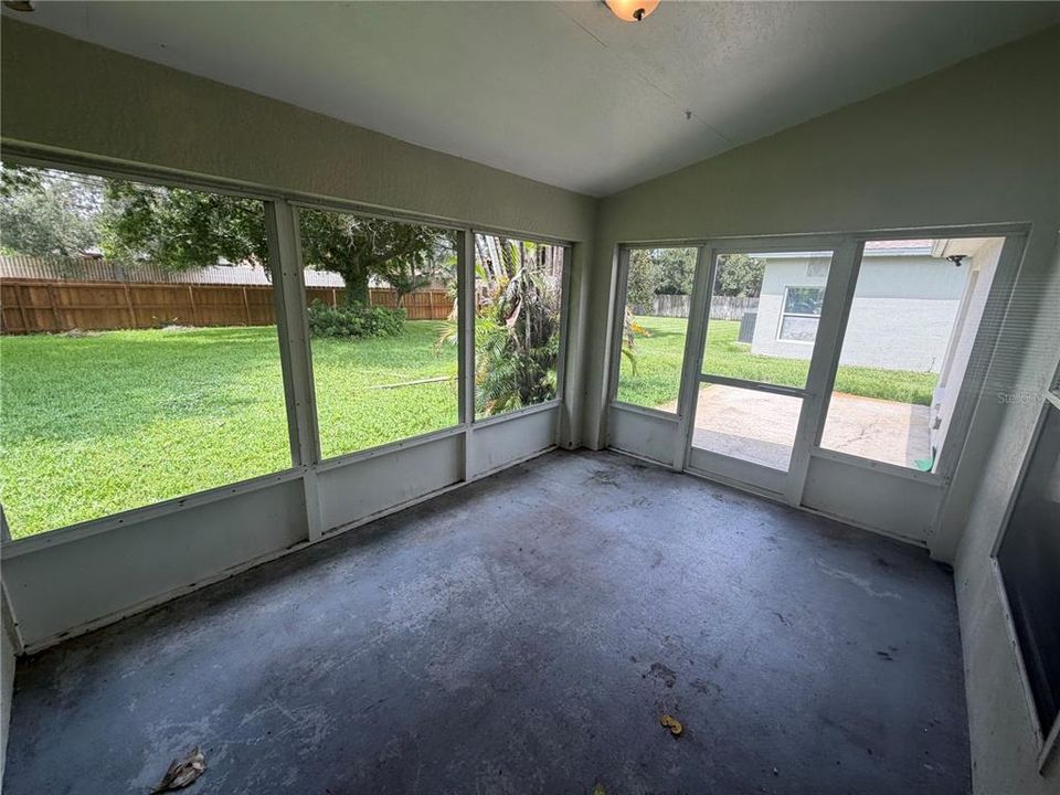 For Sale: $299,900 (3 beds, 2 baths, 1573 Square Feet)