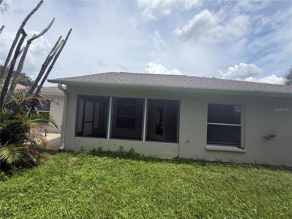 For Sale: $299,900 (3 beds, 2 baths, 1573 Square Feet)