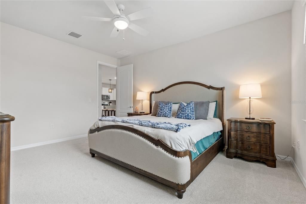 待售: $365,000 (4 贝兹, 3 浴室, 1938 平方英尺)