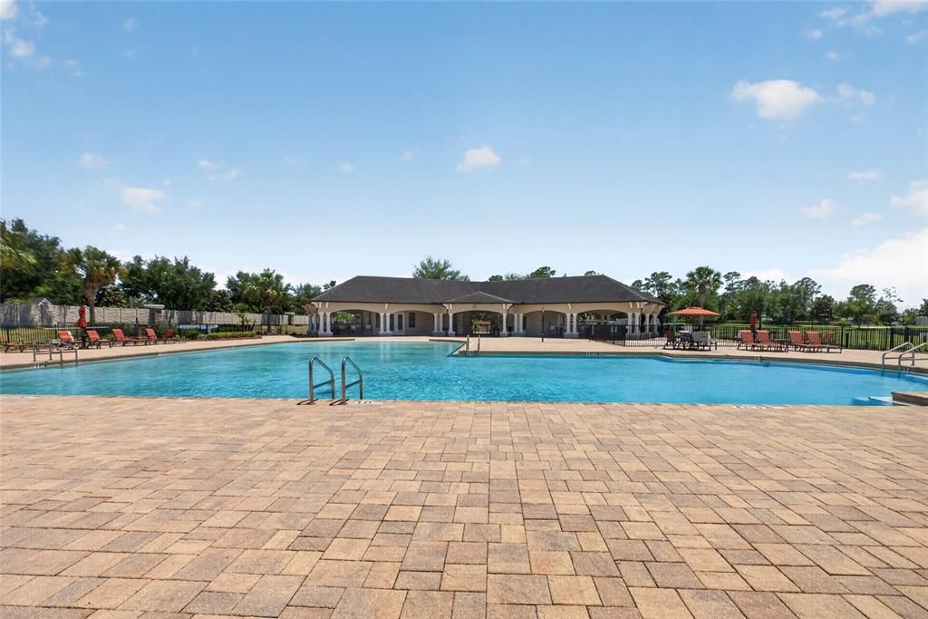 For Sale: $365,000 (4 beds, 3 baths, 1938 Square Feet)