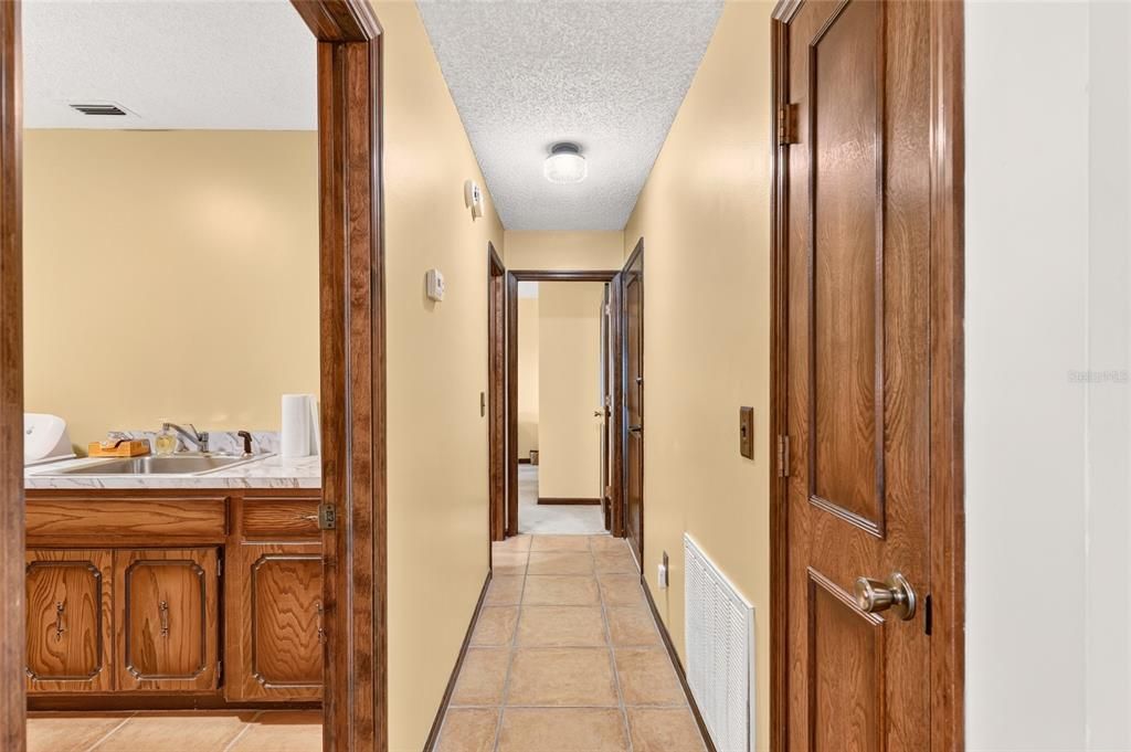 For Sale: $345,000 (4 beds, 3 baths, 2111 Square Feet)