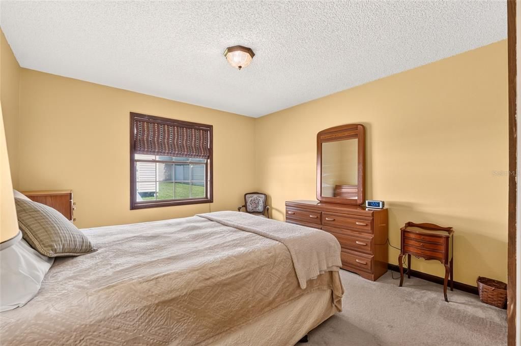 For Sale: $345,000 (4 beds, 3 baths, 2111 Square Feet)