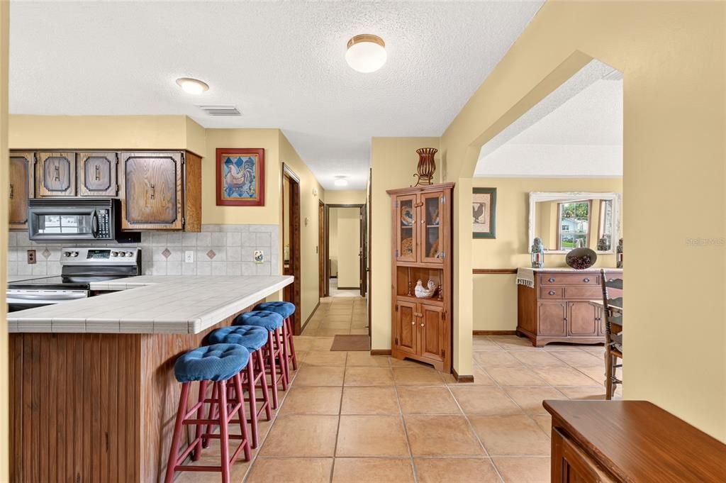 For Sale: $345,000 (4 beds, 3 baths, 2111 Square Feet)