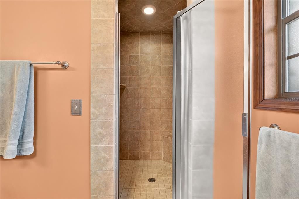 For Sale: $345,000 (4 beds, 3 baths, 2111 Square Feet)