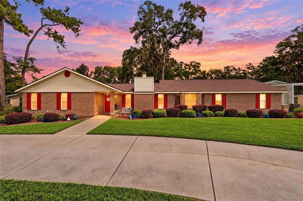 For Sale: $345,000 (4 beds, 3 baths, 2111 Square Feet)