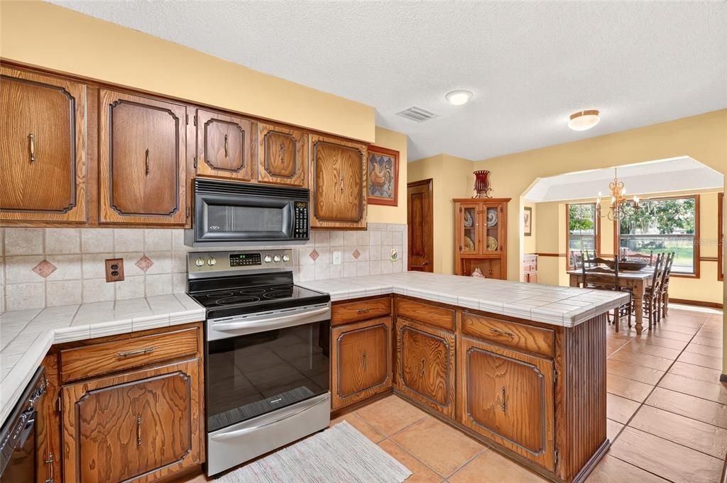 For Sale: $345,000 (4 beds, 3 baths, 2111 Square Feet)