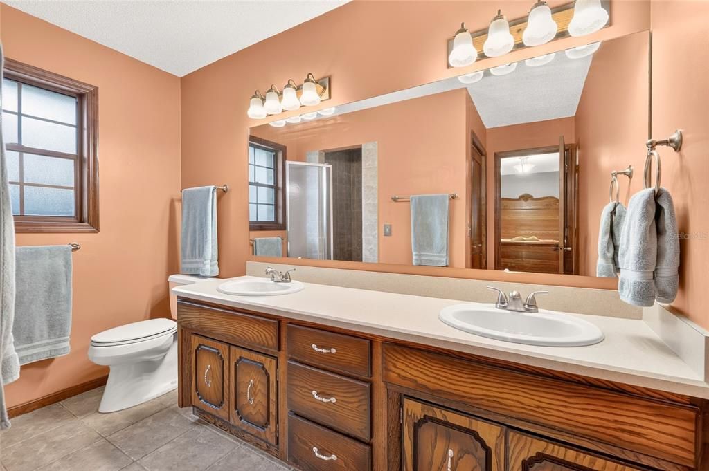 For Sale: $345,000 (4 beds, 3 baths, 2111 Square Feet)