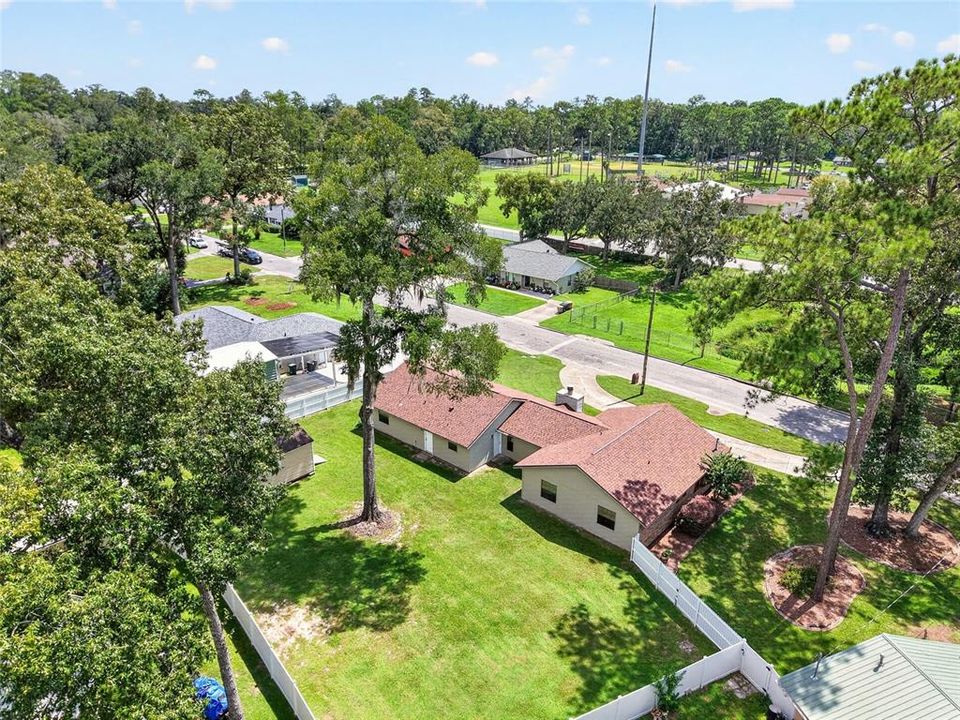 For Sale: $345,000 (4 beds, 3 baths, 2111 Square Feet)