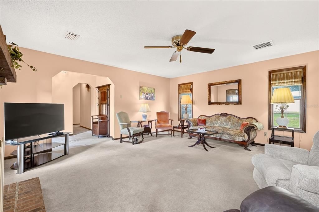 For Sale: $345,000 (4 beds, 3 baths, 2111 Square Feet)