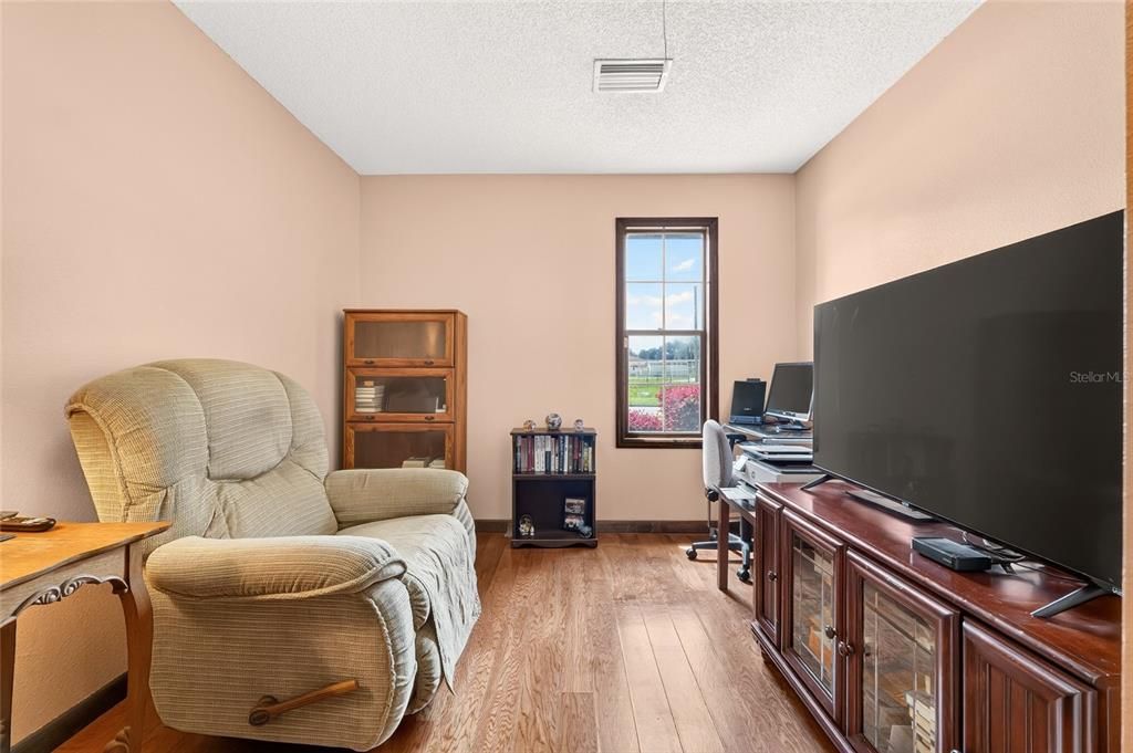 For Sale: $345,000 (4 beds, 3 baths, 2111 Square Feet)