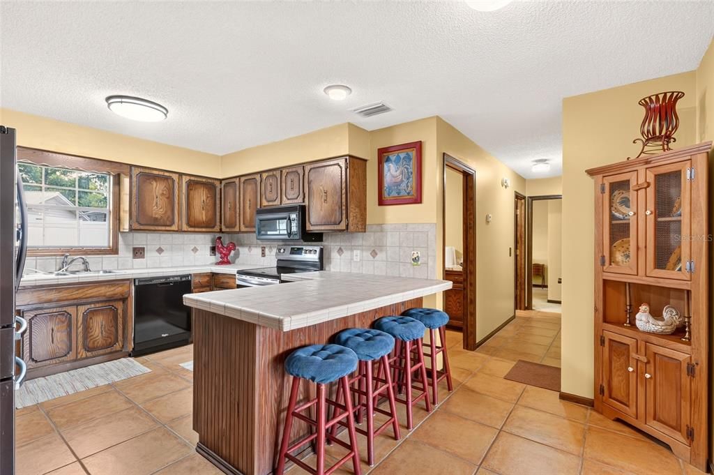 For Sale: $345,000 (4 beds, 3 baths, 2111 Square Feet)