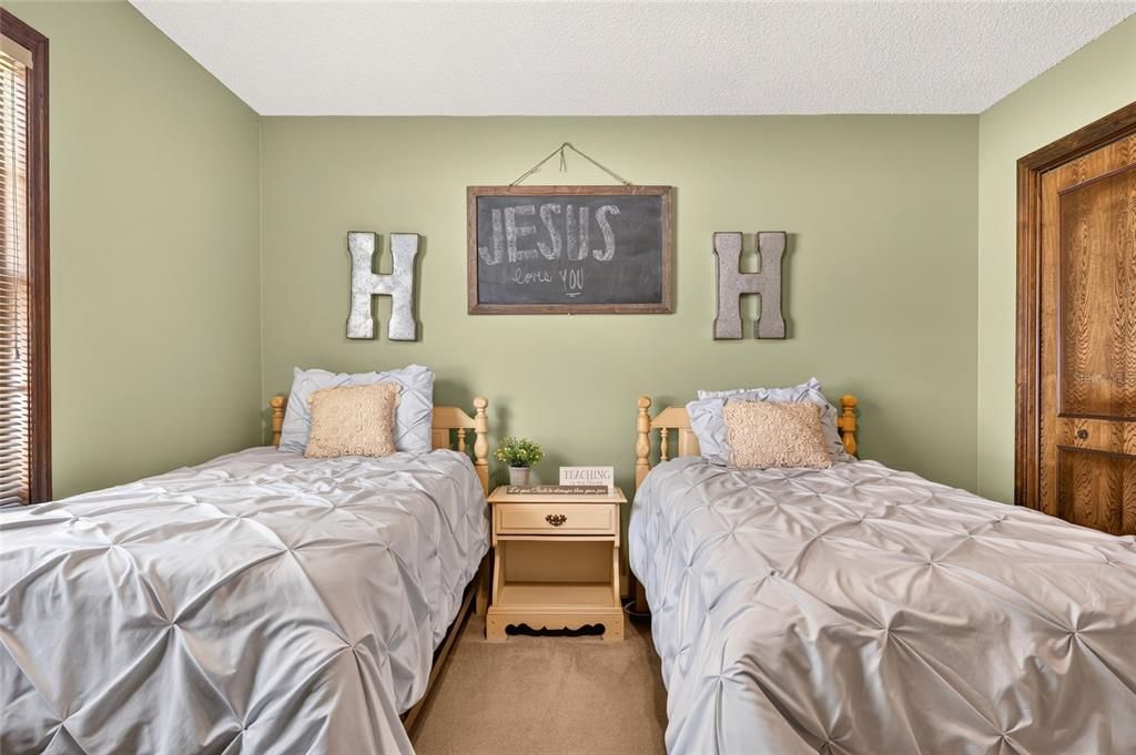 For Sale: $345,000 (4 beds, 3 baths, 2111 Square Feet)