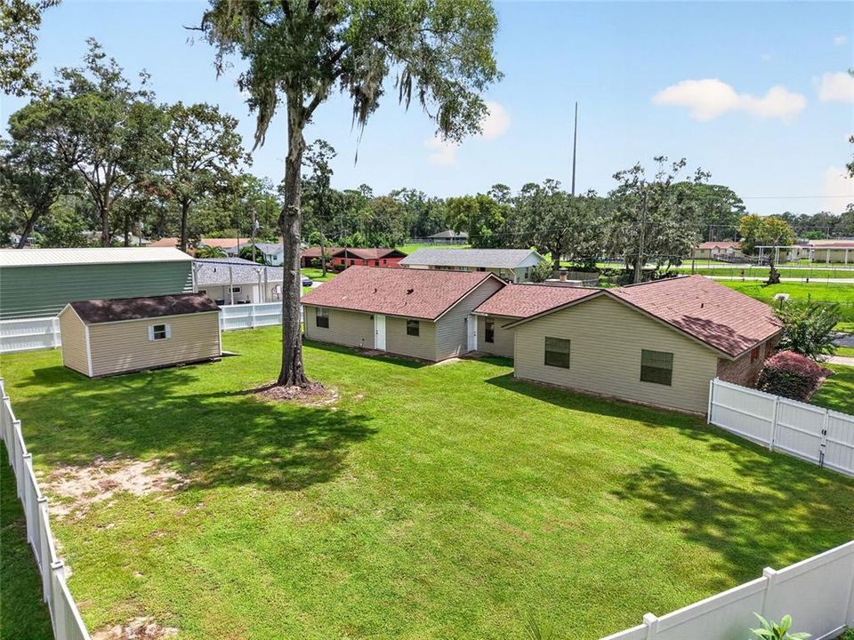 For Sale: $345,000 (4 beds, 3 baths, 2111 Square Feet)