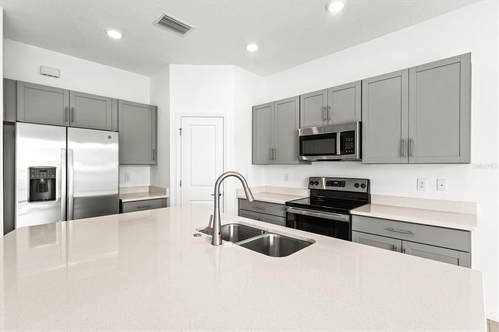 En Venta: $329,900 (3 camas, 2 baños, 1407 Pies cuadrados)