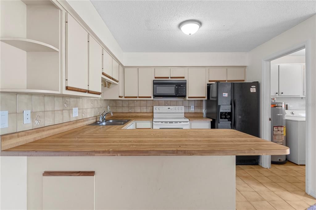 For Sale: $150,000 (2 beds, 2 baths, 1116 Square Feet)