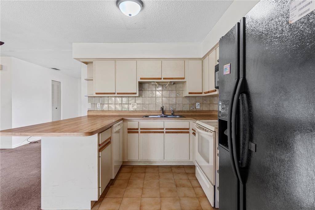 For Sale: $150,000 (2 beds, 2 baths, 1116 Square Feet)