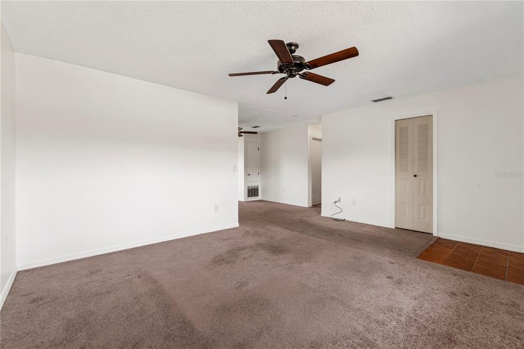 For Sale: $150,000 (2 beds, 2 baths, 1116 Square Feet)