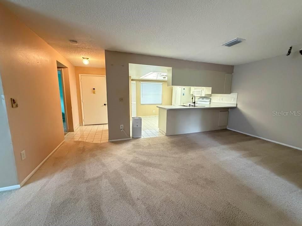 For Rent: $1,600 (2 beds, 2 baths, 1148 Square Feet)