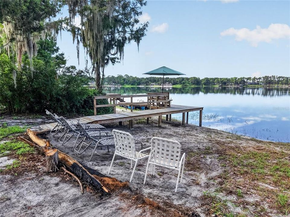 For Sale: $355,000 (2 beds, 2 baths, 1038 Square Feet)