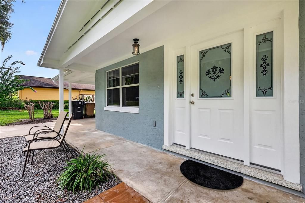 For Sale: $355,000 (2 beds, 2 baths, 1038 Square Feet)