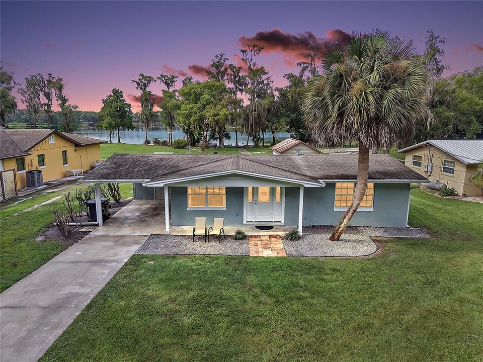 For Sale: $355,000 (2 beds, 2 baths, 1038 Square Feet)