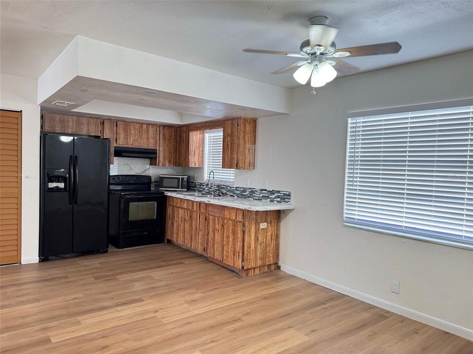 For Rent: $2,450 (3 beds, 2 baths, 1326 Square Feet)
