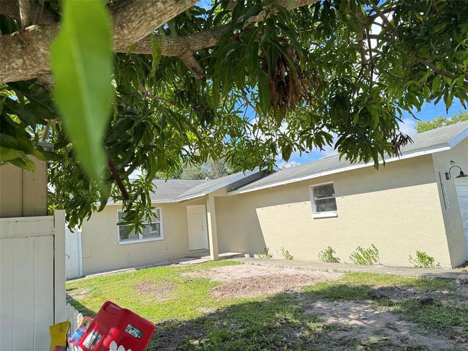 For Rent: $2,450 (3 beds, 2 baths, 1326 Square Feet)