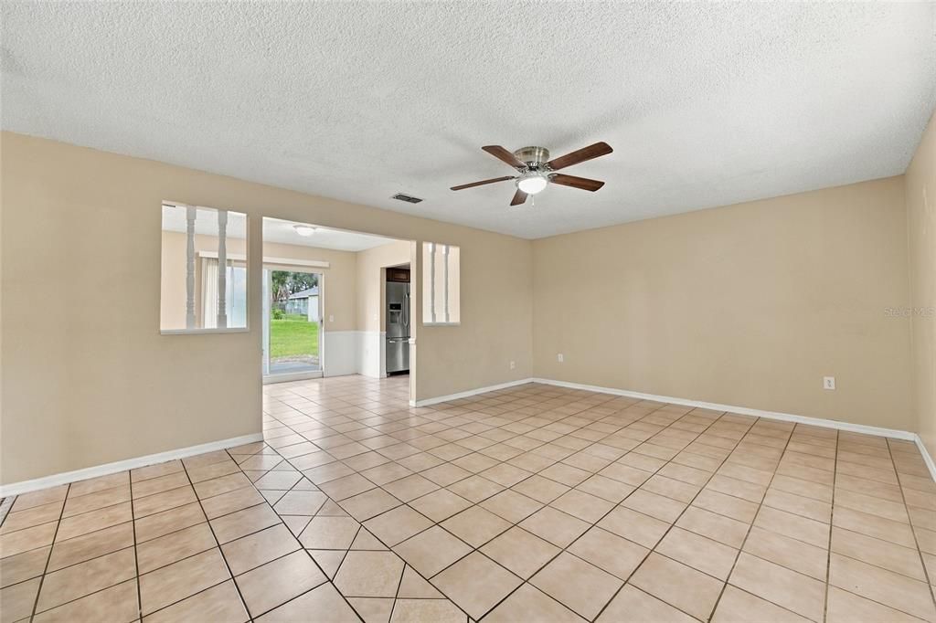 For Sale: $274,900 (3 beds, 2 baths, 1230 Square Feet)