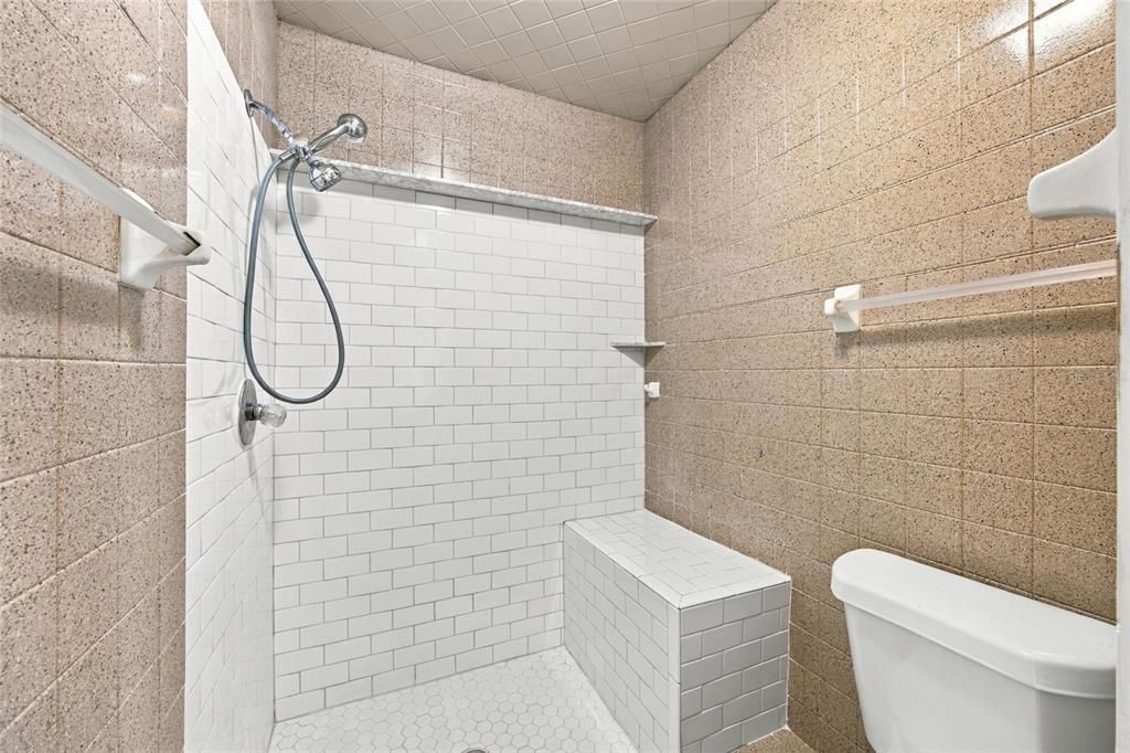 For Sale: $274,900 (3 beds, 2 baths, 1230 Square Feet)
